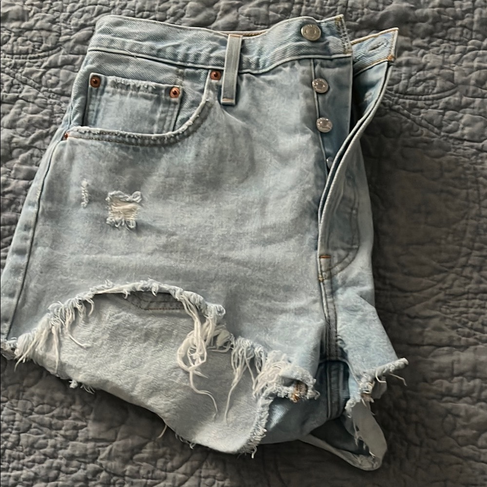 Light Blue Distressed Denim Shorts Levi’s 501, size Waist 32, great condition